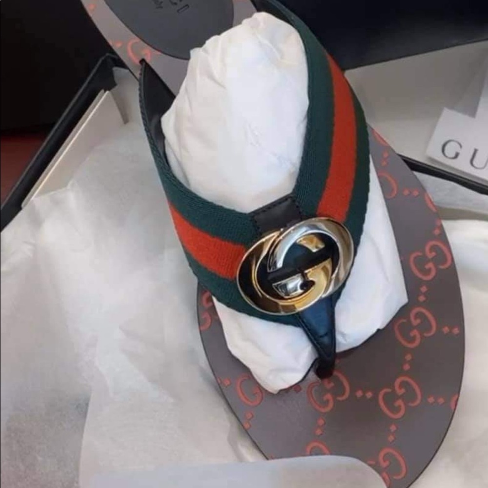 2020 Gucci slides comes with box bag and receipt